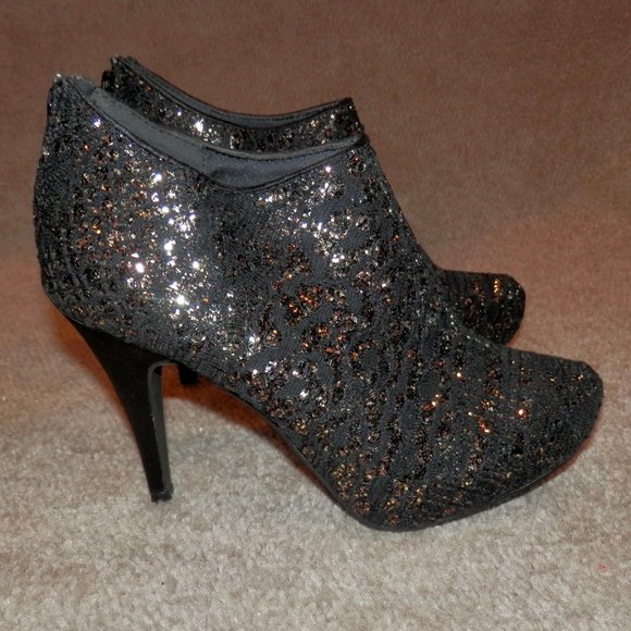 MAURICES BLACK AND GOLD SPARKLE FLECKS BOOTS * 4 IN HEEL * ZIP UP HEEL* SIZE 6 M - Picture 3 of 7